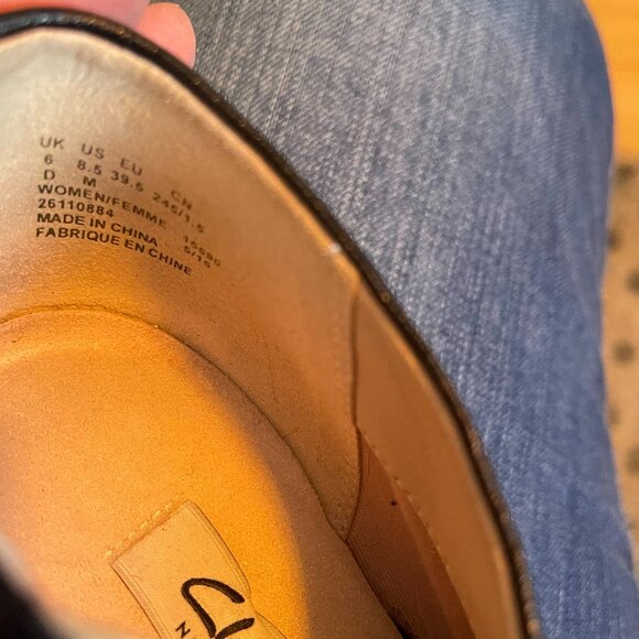 Clarks Booties  - black, 8.5 - Picture 7 of 7